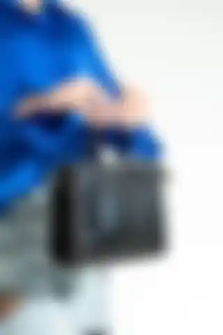 Besmoda Kadın Siyah Kroko Desenli 3 Bölmeli Çanta İncelemesi ve Özellikleri