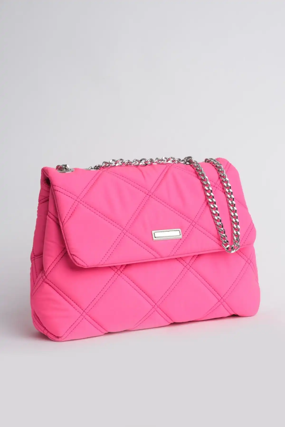 Çantacımstore Kadın Pembe Zincirli Kapitone Çanta - Estetik ve Fonksiyonel