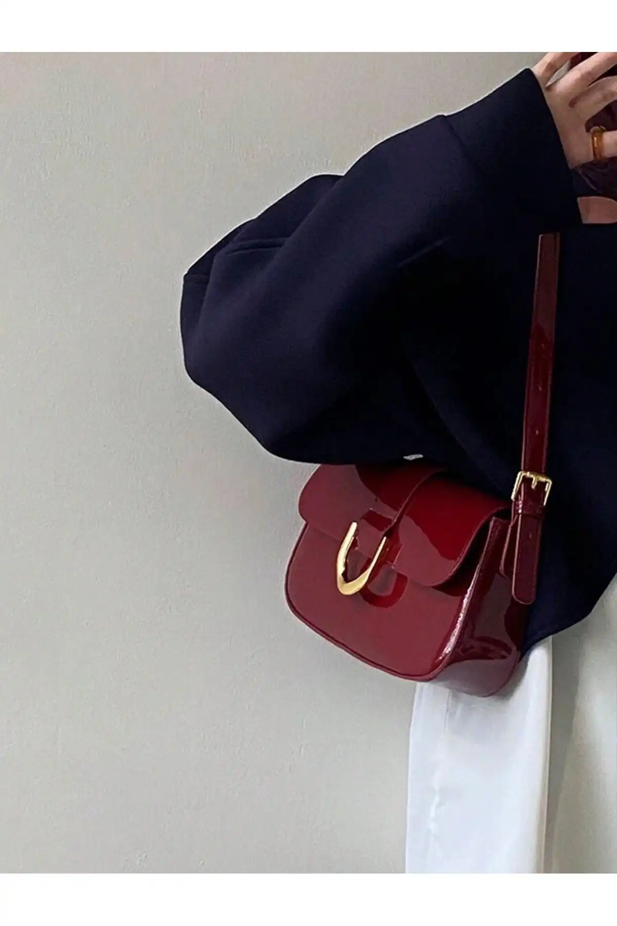 Housebags Rugan Cherry Ayarlanabilir Askılı Çanta: Şık ve Fonksiyonel