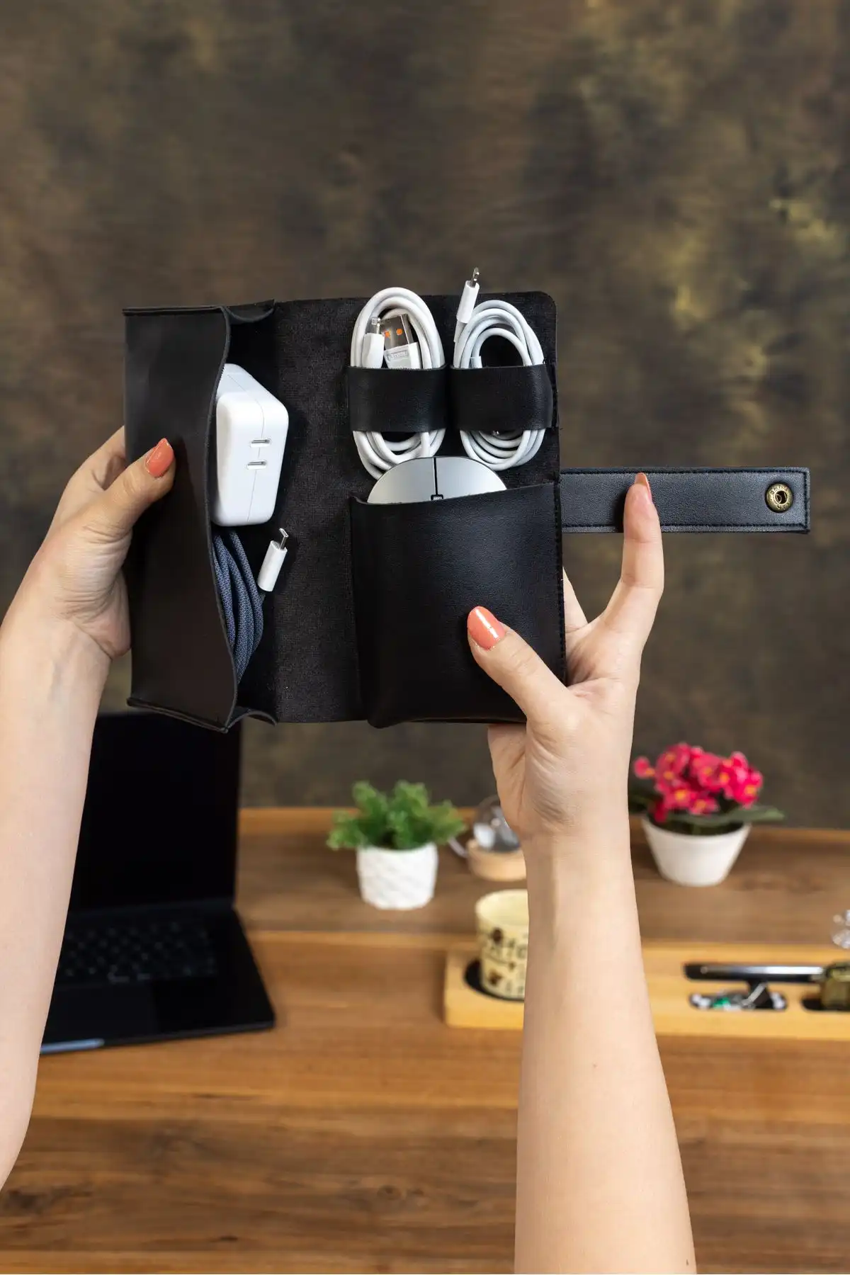 Modern ve Fonksiyonel Nothing Unisex Siyah Seyahat ve Okul Organizer Çanta
