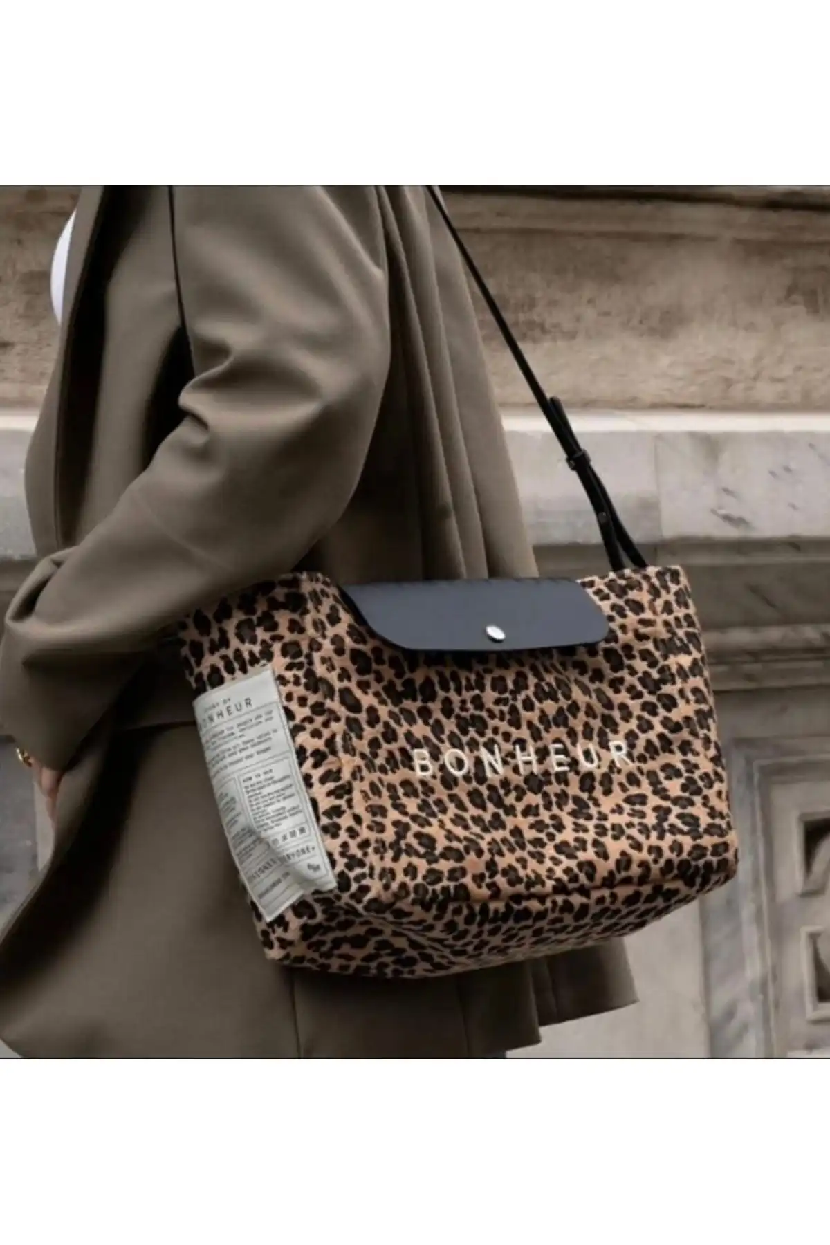 JUST BAG Leopar Desenli Çanta: Şık ve Pratik Günlük Kullanım İçin
