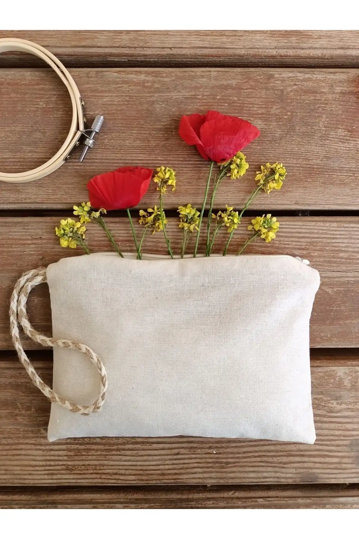 Fabricorg Punch'a Uygun Ham Bez Clutch: Şık ve Fonksiyonel Çanta