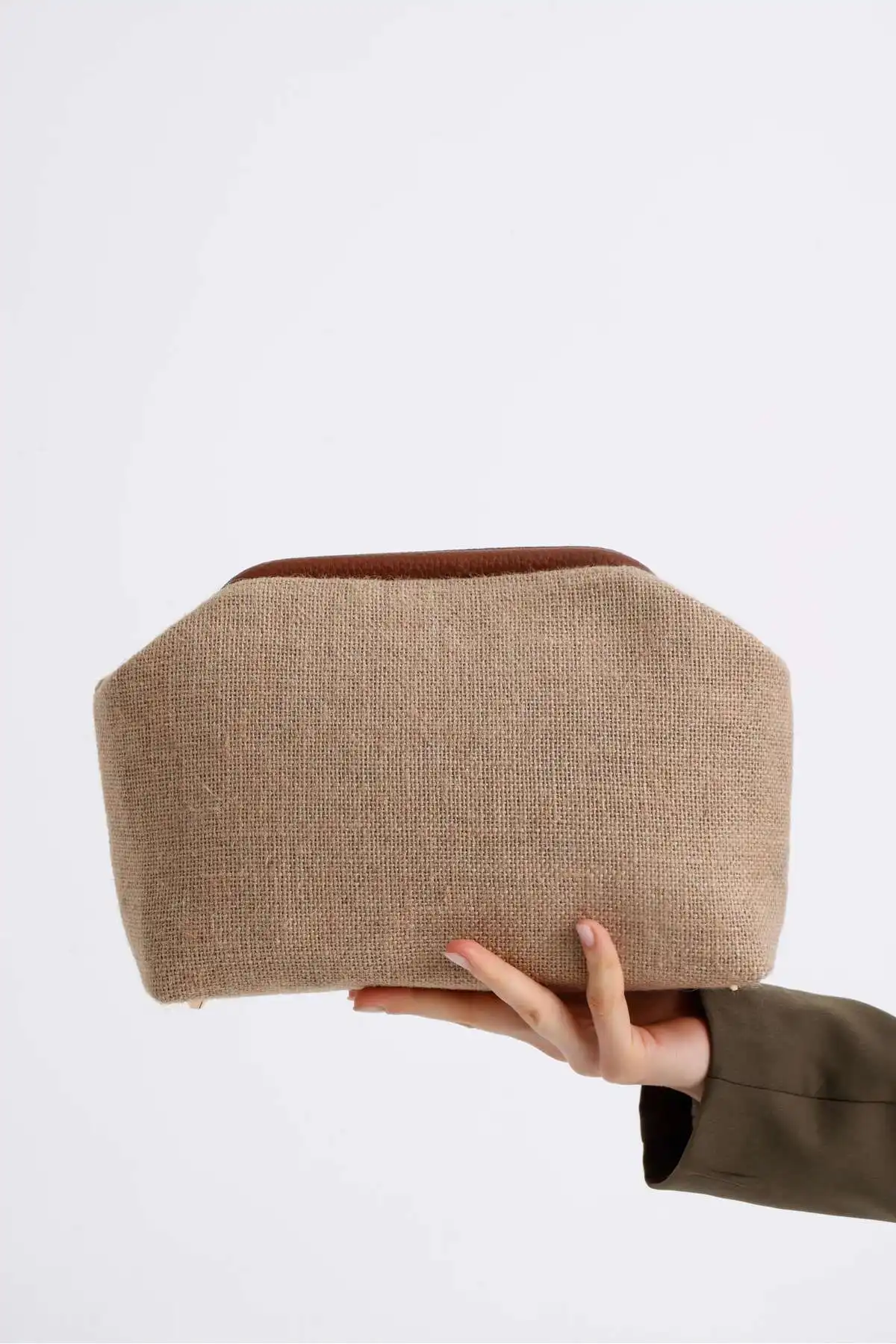 HEYBE'S Kadın Jüt Hasır Clutch El Çantası: Şıklık ve Fonksiyonellik