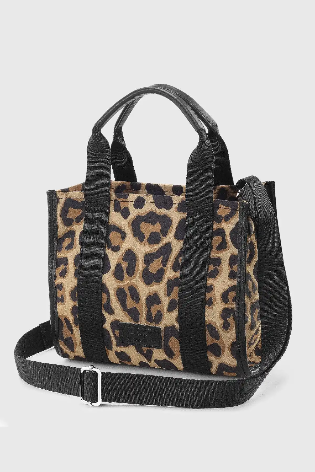 Housebags Leopar Desenli Suya Dayanıklı Omuz Askılı Tote Çanta Özellikleri