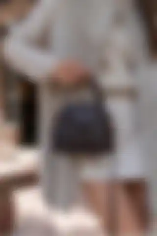 Madamra Kahverengi Kadın Kapaklı Mini City Çanta: Şıklık ve İşlevsellik