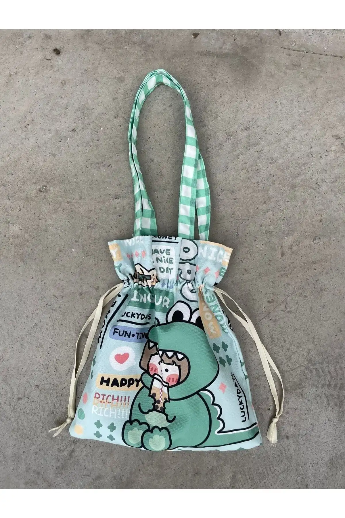 Planet Butik Dino Girl Kawaii Büzgülü Bez Çanta: Eğlenceli ve Kullanışlı