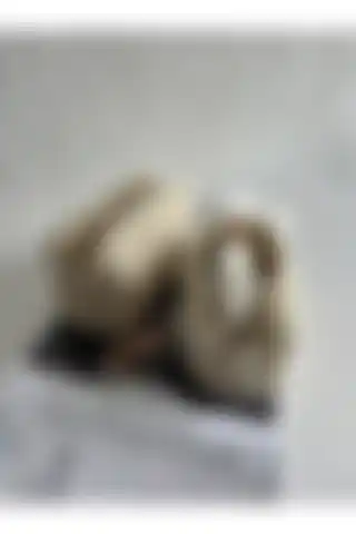 QEYZİ Teddy Kumaş Bej Orta Boy Kozmetik Makyaj Çantası ile Kullanım Kolaylığı