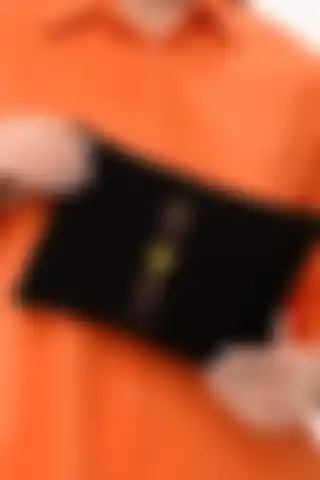 Çınar Bez Çanta Clutch Yarım Ay Siyah: Şık ve Kullanışlı Makyaj Çantası