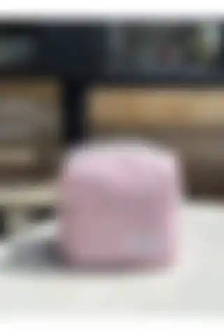 Batekso Gül Kurusu Kare Desenli Makyaj Çantası ile Pratik Kullanım