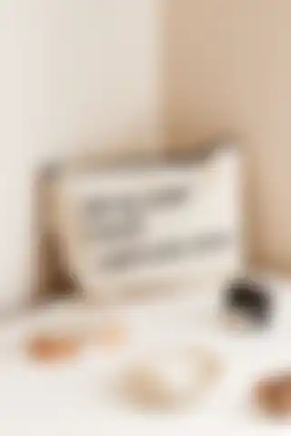 Beige & Stone Su Geçirmez Çok Amaçlı Makyaj ve Plaj Çantası