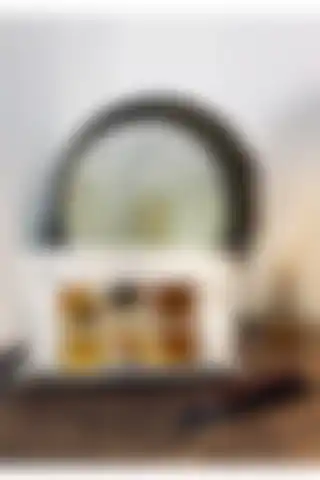 GRAFİKSPAN Gustav Klimt The Kıss Baskılı Makyaj Çantası ile Şık ve Pratik Kullanım
