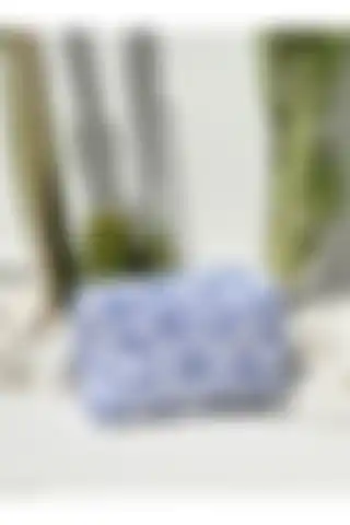 Punchiess Mavi Çiçekli Büyük Boy Makyaj Çantası: Estetik ve Fonksiyon
