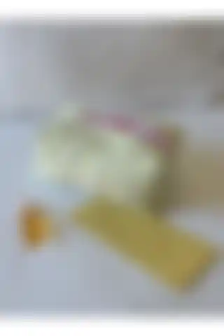 Punchiess Sarı Çıtır Çiçekli Makyaj Çantası: Şıklık ve Kullanışlılık Bir Arada