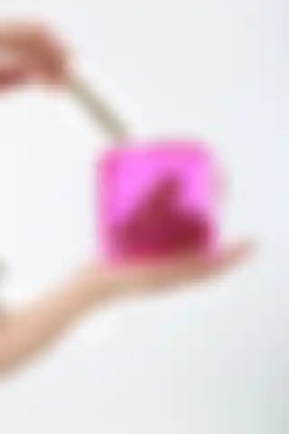 Serkan Çanta Mini Makeup Bag: Fonksiyonel ve Şık Tasarımıyla Öne Çıkıyor