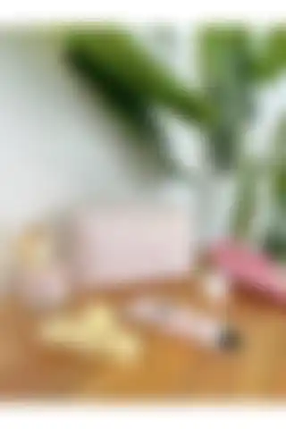 Punchiess Pembe Çıtır Çiçekli Küçük Boy Makyaj Çantası ile Şıklığı Yakalayın
