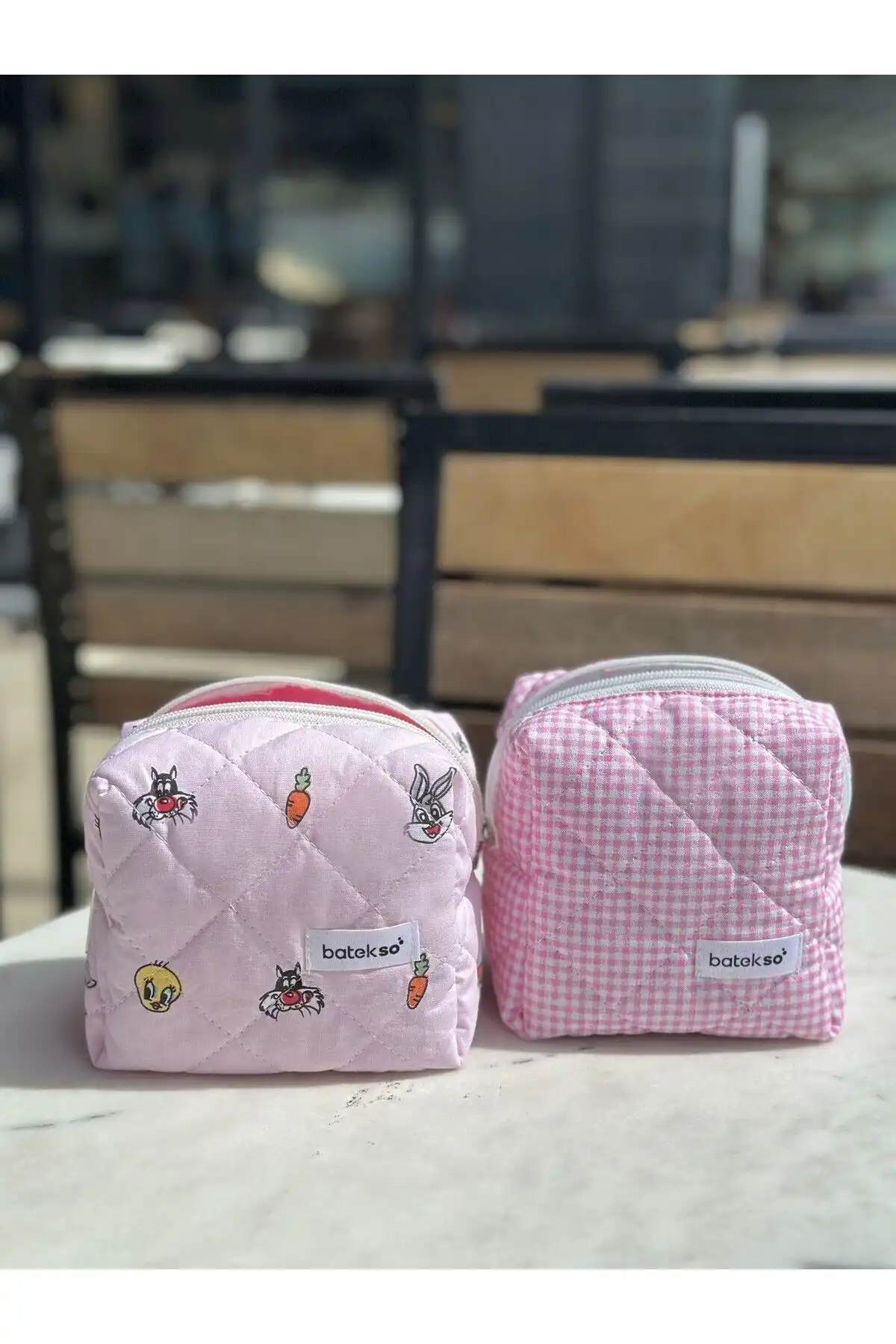 Batekso 2'li Tavşan ve Pembe Kare Desenli Makyaj Çantası - Estetik ve Pratik