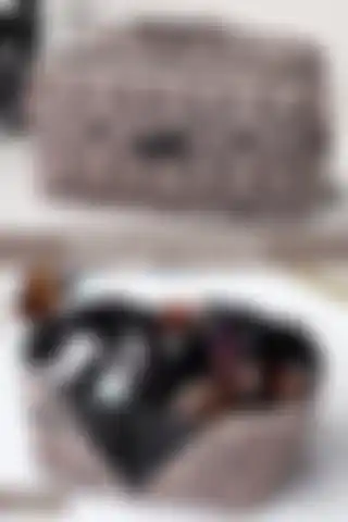 Meleni Home Su Geçirmez Çok Amaçlı Makyaj Çantası: Şıklık ve Fonksiyonellik