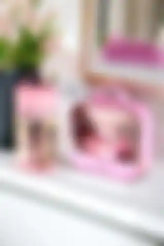 RIPSTAR Silindir Model ve Pencereli Pembe Çanta Seti ile Şıklığı Yakalayın