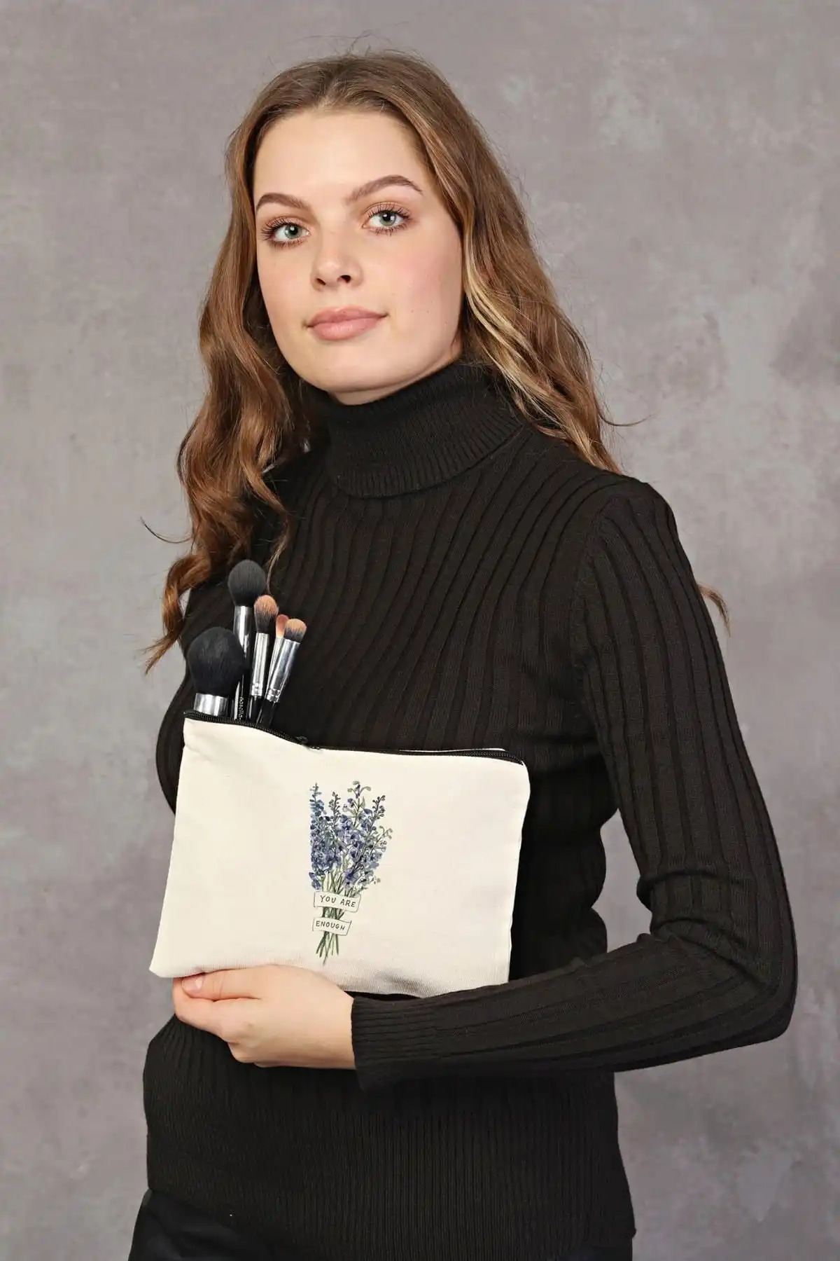 Çınar Bez Çanta Clutch: Estetik ve Fonksiyonelliği Bir Arada Sunuyor