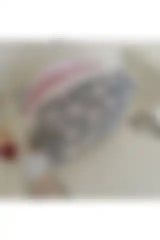M&B Yaz Çiçekleri Makyaj Çantası: Şık ve Fonksiyonel Tasarım