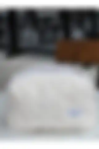 Batekso Krem Havlu Makyaj Çantası: Şık ve Kullanışlı Seçenekler