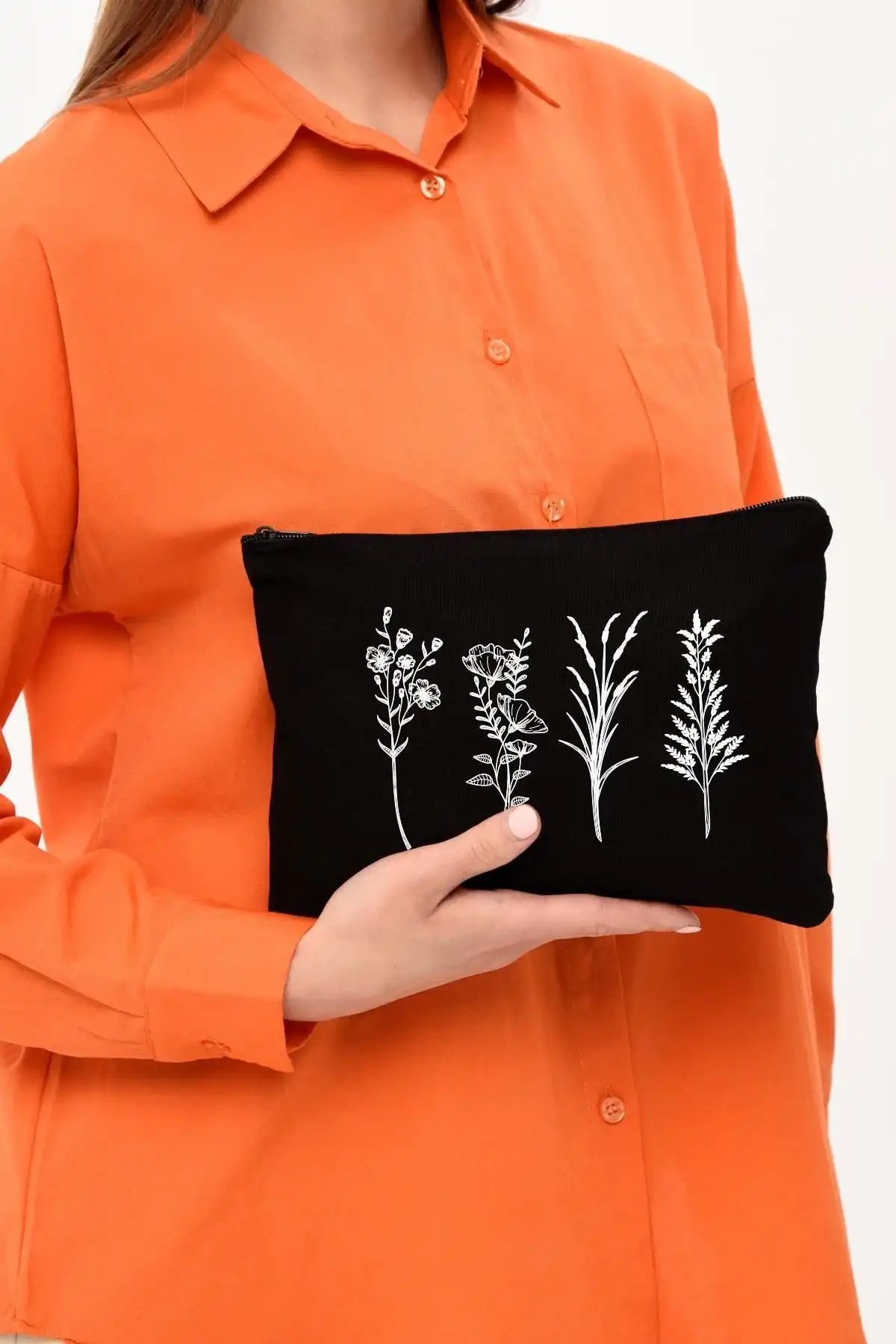 Çınar Bez Çanta Clutch: Şıklık ve Kullanım Kolaylığı ile Bulundun