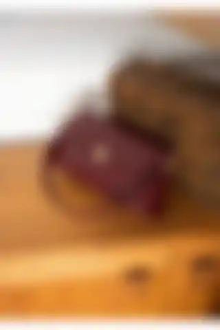 İAMBTŞYMERİ Bordo Kadın Omuz Çantası: Şıklık ve Fonksiyonellik