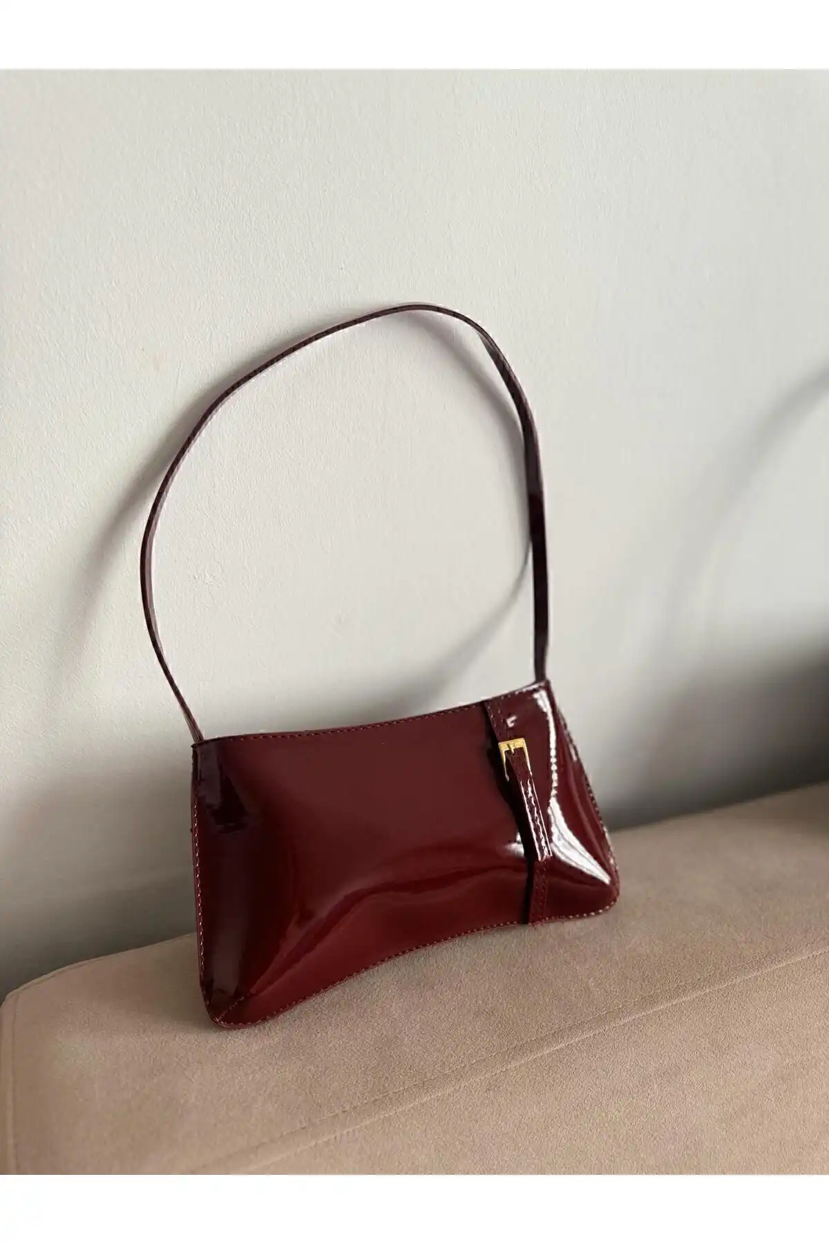MODA ELF Kadın Bordo Rugan Retro Kemer Detaylı Şık Omuz Çantası