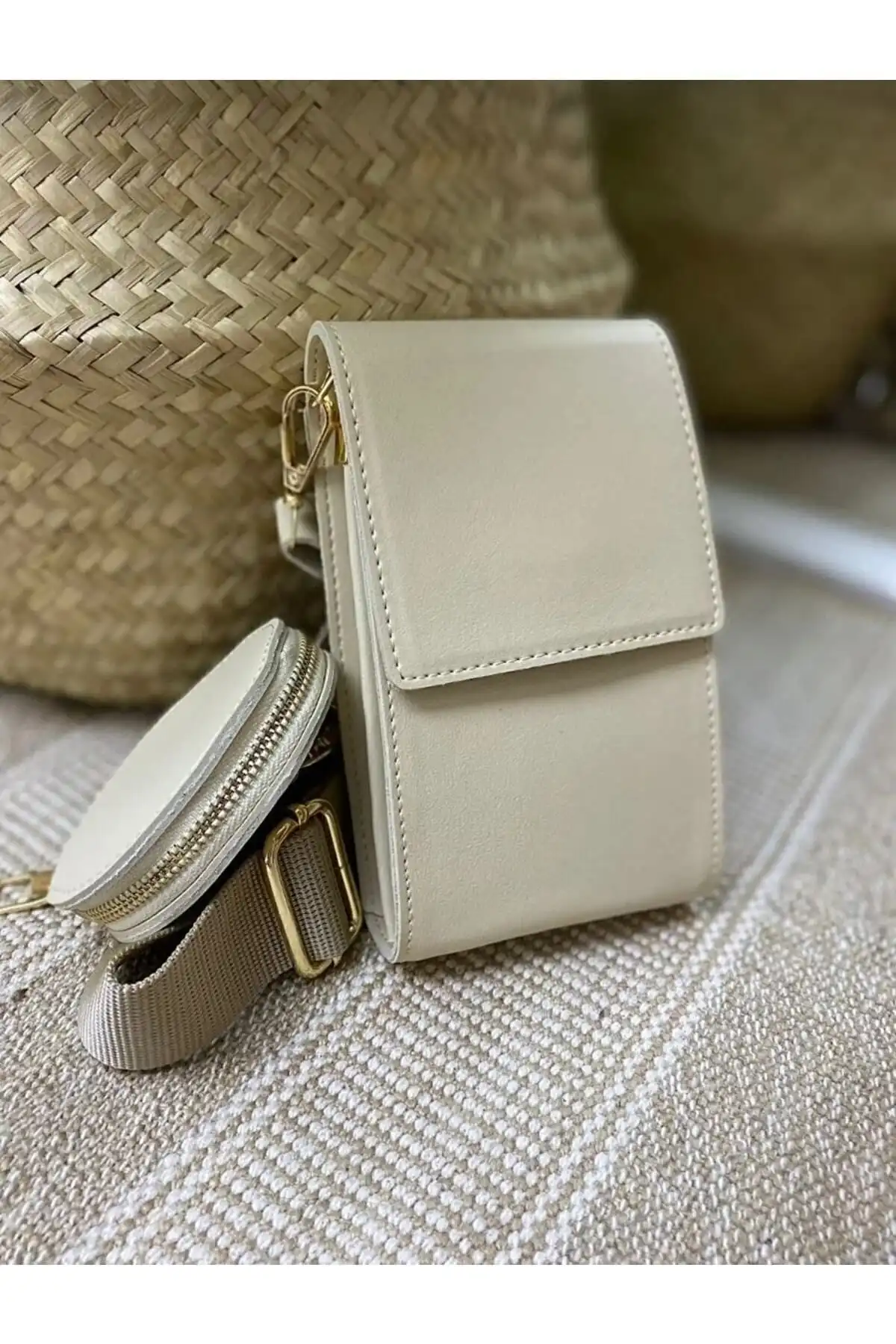 EBBY ACCESSORIES Cüzdanlı Telefon Çantası: Şıklık ve Kullanışlılık