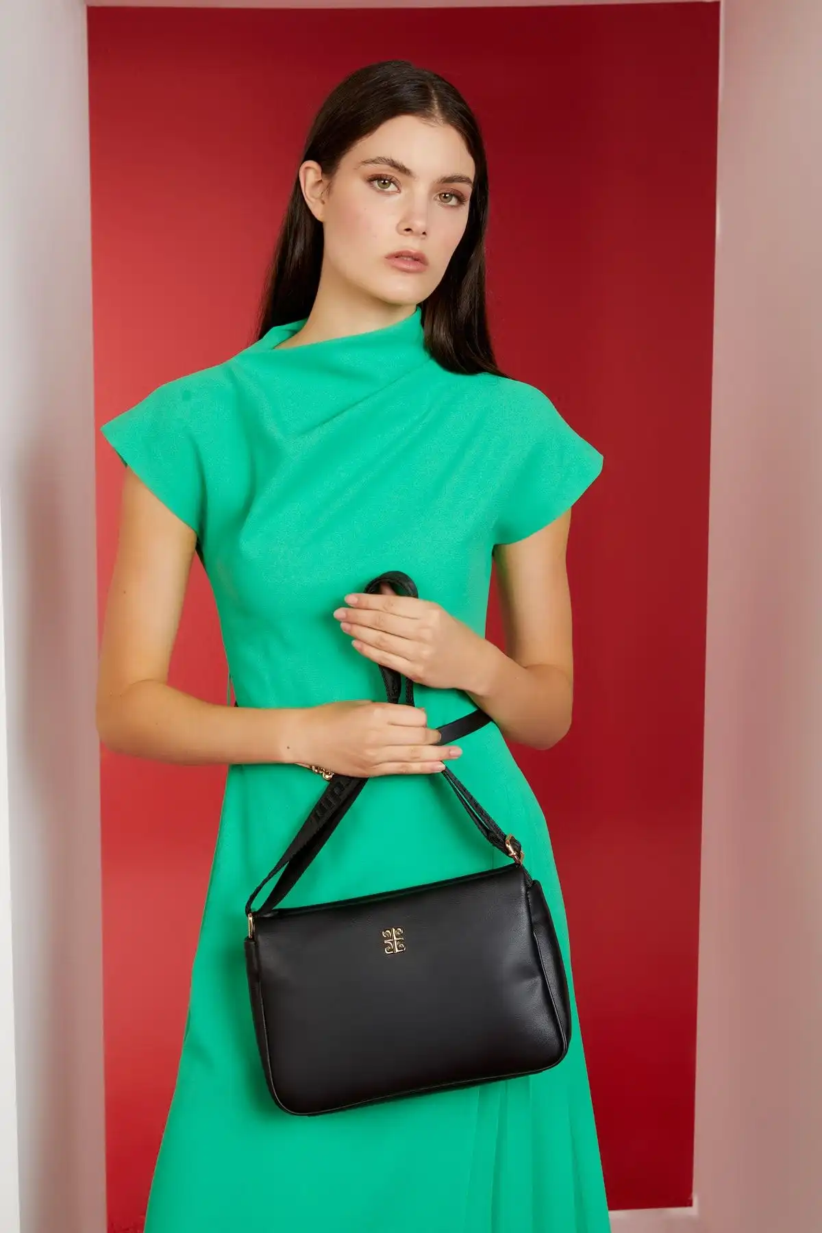 Pierre Cardin Lux Soft Asos Siyah Kadın Omuz Çantası: Fonksiyonel ve Şık