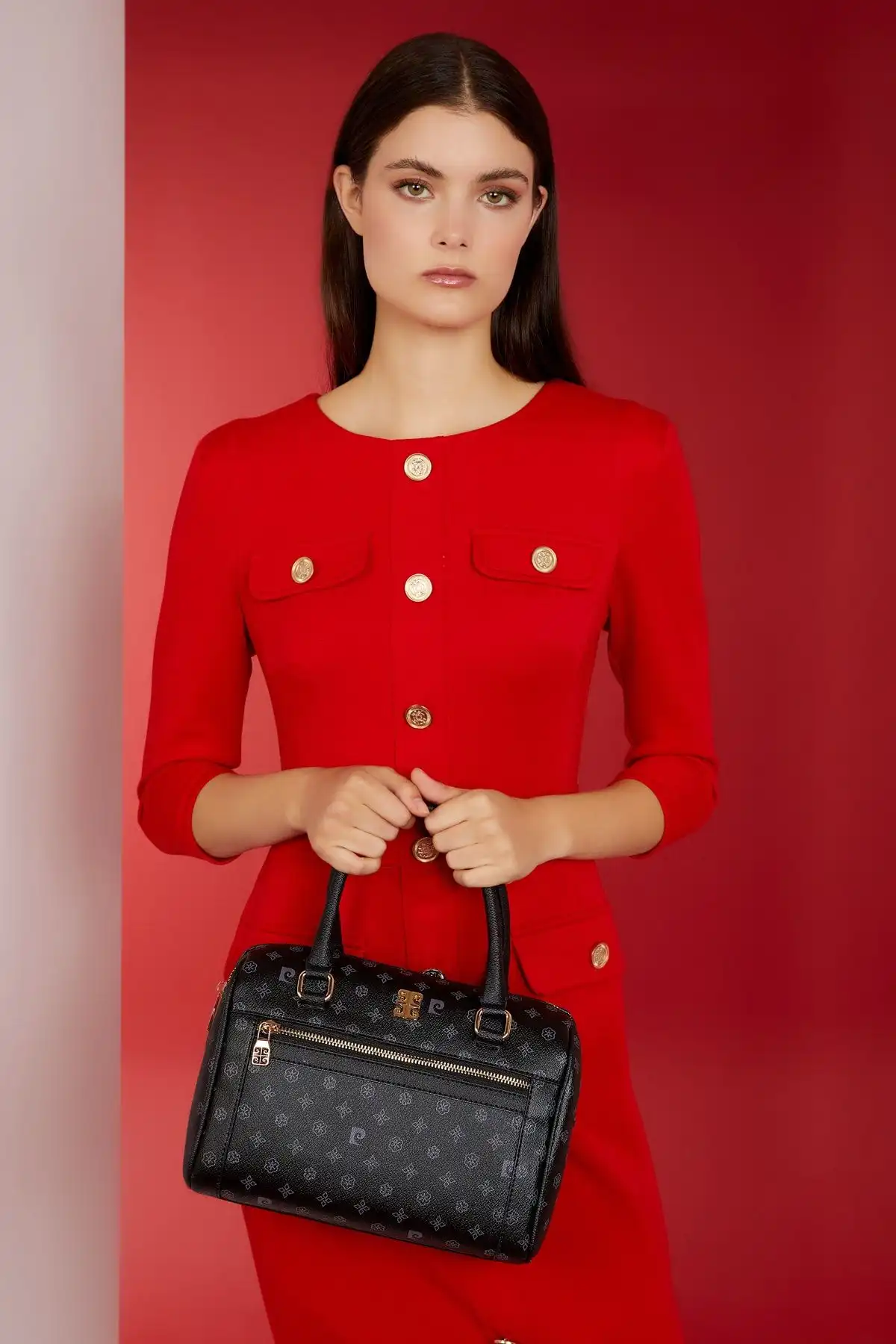 Pierre Cardin Siyah Monogram Kadın Omuz Çantası ile Şıklığı Yakalayın