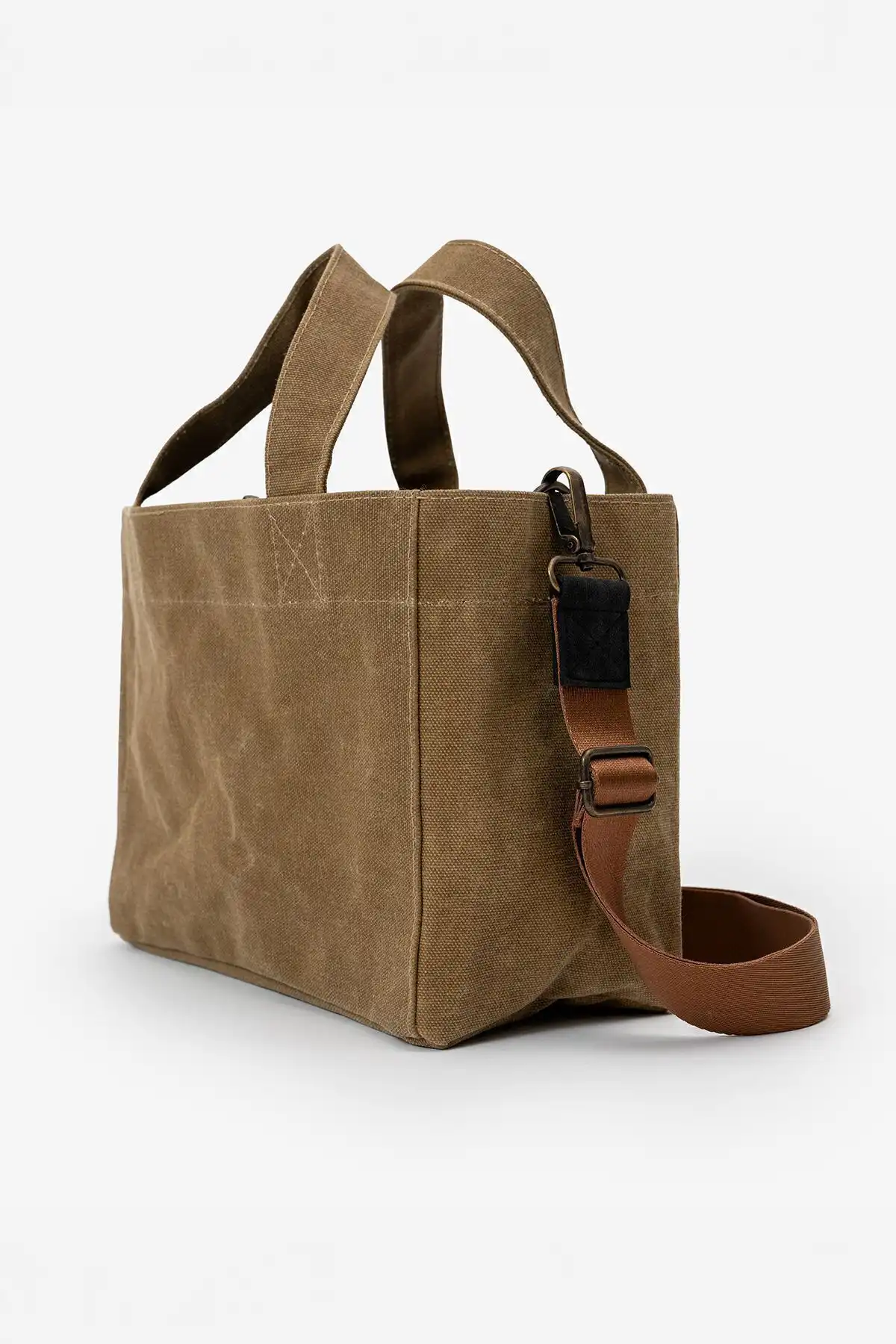 Goo Leather Goods Diana Çantası: Şıklık ve Dayanıklılık Bir Arada