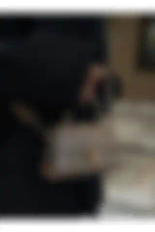 NightPaula Koyu Vizon Kadın El ve Omuz Çantası: Şıklık ve Fonksiyonellik