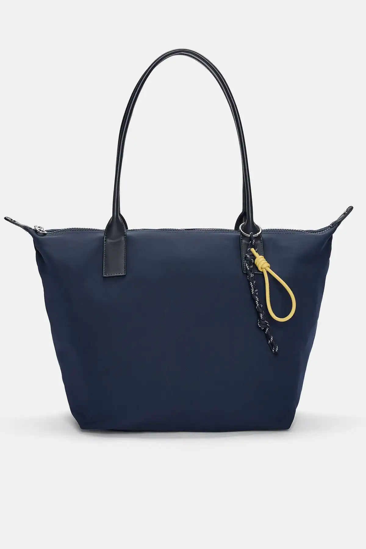 Pull & Bear Dekoratif Süslü Naylon Tote Çanta Özellikleri ve Kullanım Alanları