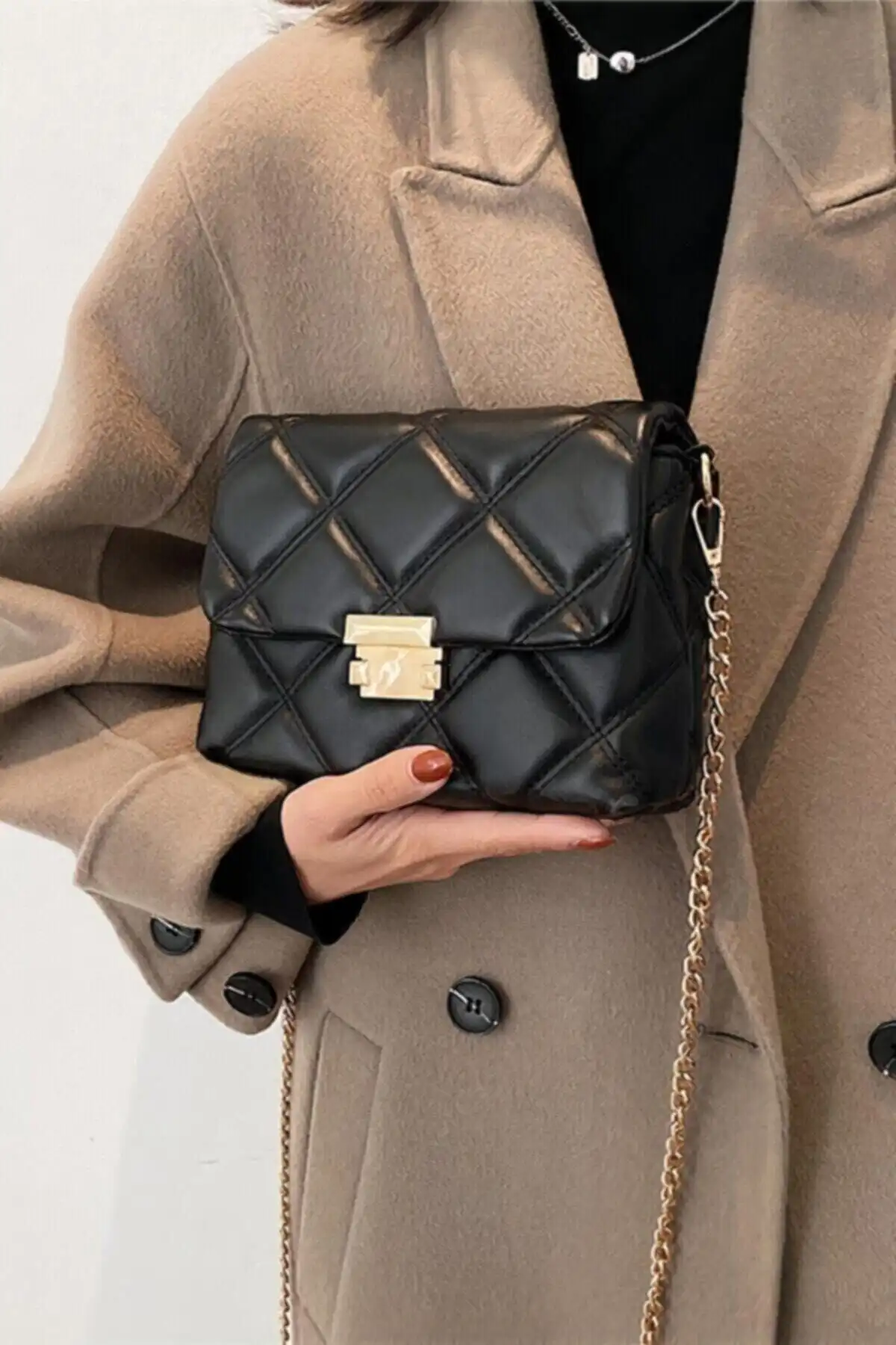 Bag&more Kadın Siyah Kapitone Desenli Zincir Askılı Omuz Çantası Tanıtımı