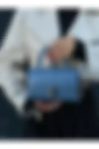 NightPaula Model Mavi Kadın Çantası ile Şıklığı ve Fonksiyonu Birleştirin