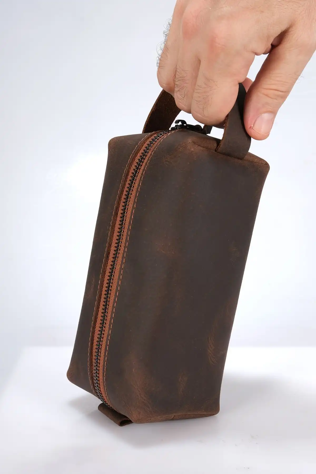 Design Craft Hakiki Deri Dopp Kit: Şık ve Kaliteli El Çantası