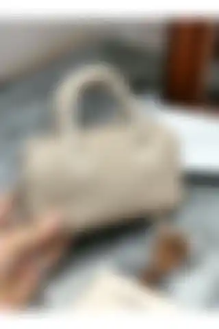 ESTUTE Mini Şık Çanta: Günlük Kullanım için Estetik ve Pratik Seçenek