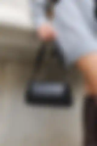 Madamra Siyah Kadın Sade Tasarım Kapaklı Kol Çantası Özellikleri